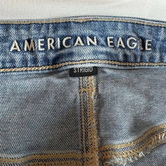 American Eagle Strigid Mom Jean Distressed Size 10 - Picture 5 of 9